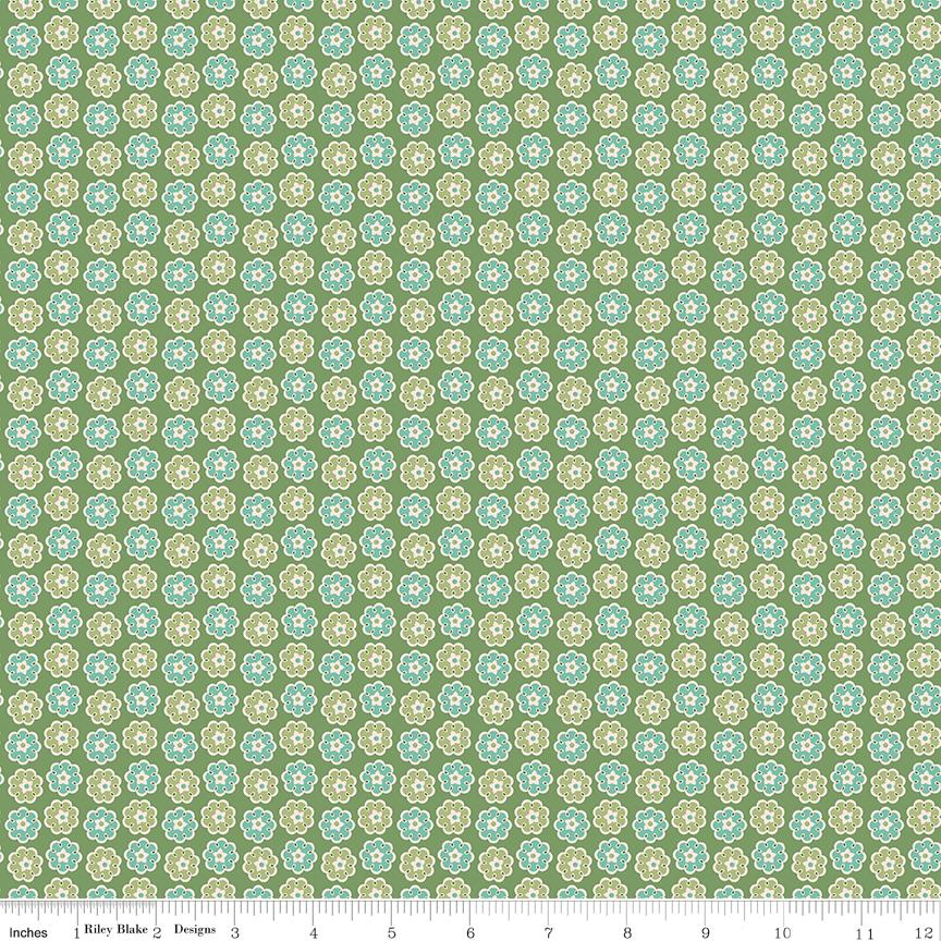 Clover Wreath 1/2 Yard, Lori Holt Hometown Holiday Collection Designer Quilting Cotton by Riley Blake Designs